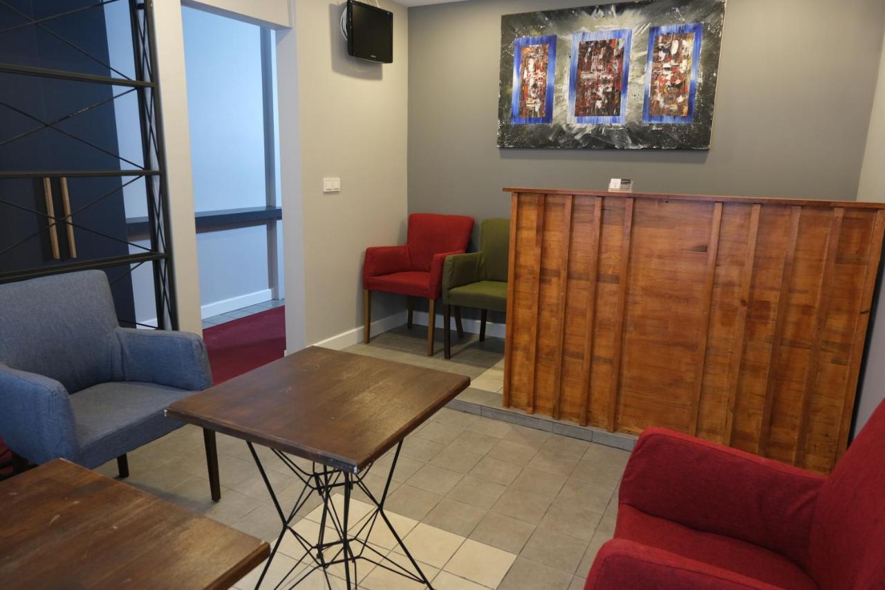 Senior Pera Suites 2*