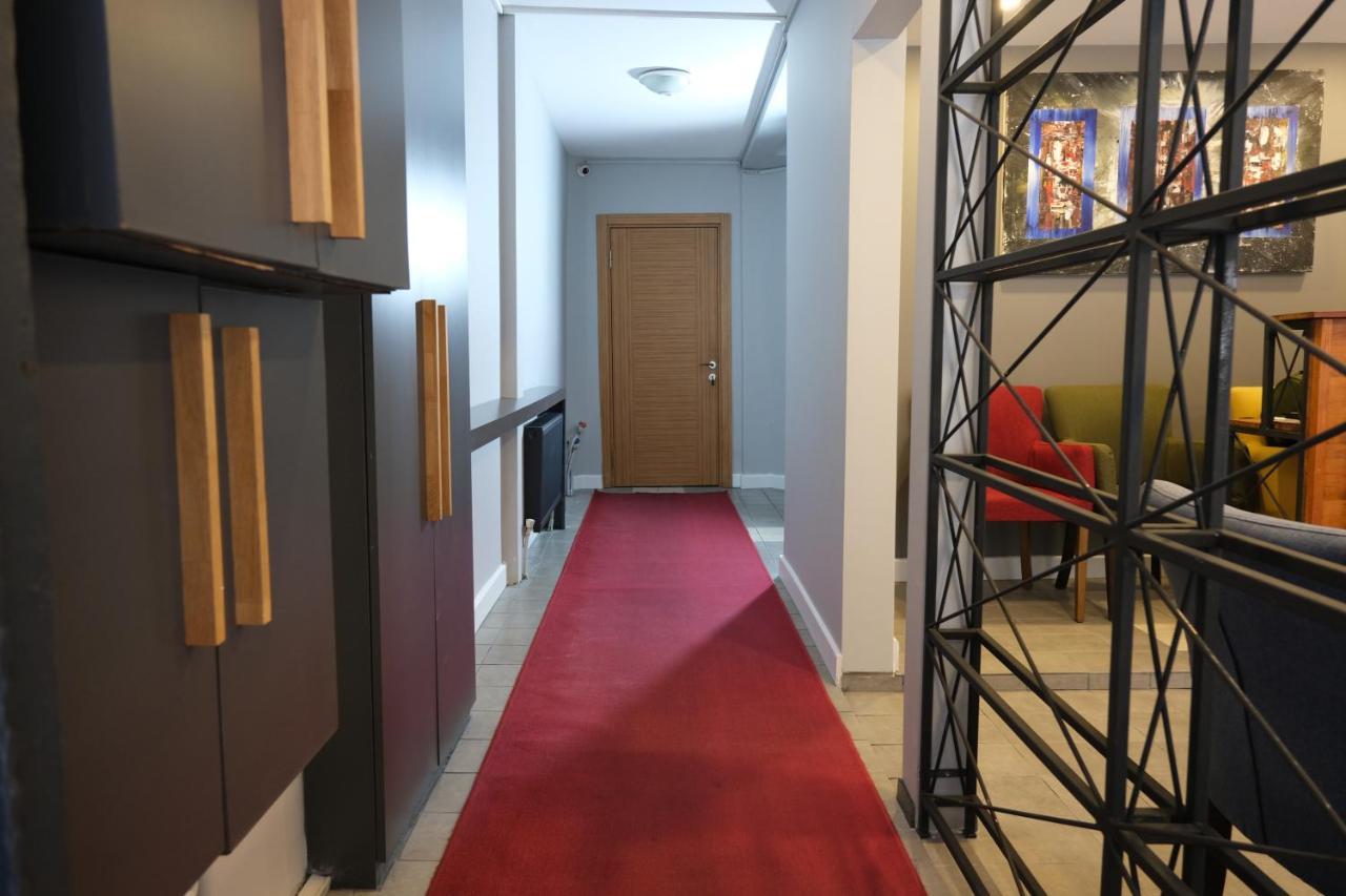 Senior Pera Suites 2*