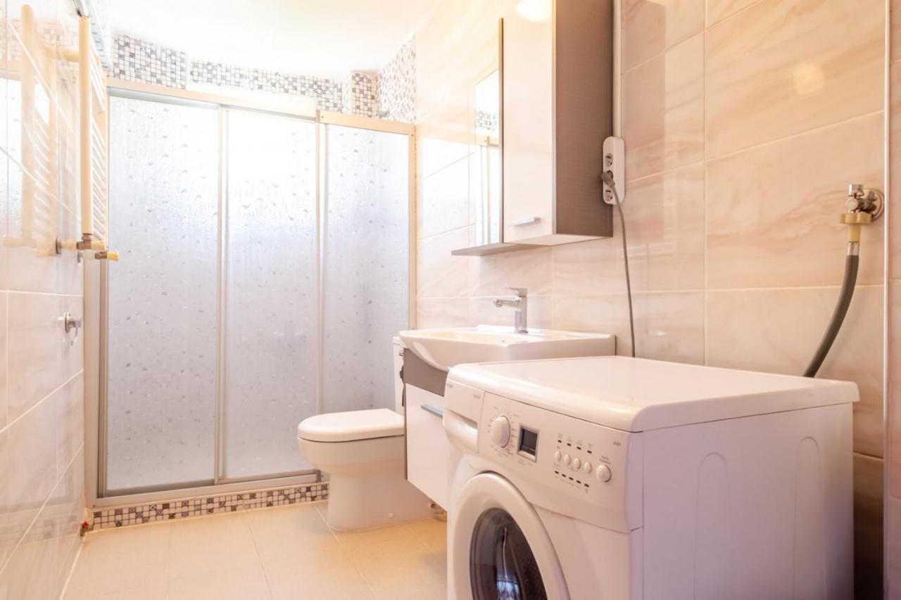 Incredible Flat W Halic View In Beyoglu