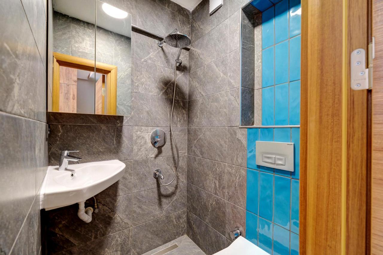 Guest house 2023 Decoration, New Electonics, 50mbps Internet, Modern, Studio, 18m2, Location, 300 M To Bosphorus *