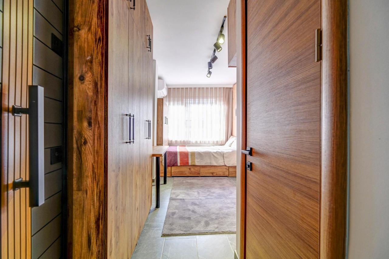 Guest house 2023 Decoration, New Electonics, 50mbps Internet, Modern, Studio, 18m2, Location, 300 M To Bosphorus *