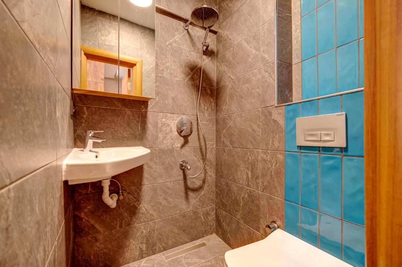 Guest house 2023 Decoration, New Electonics, 50mbps Internet, Modern, Studio, 18m2, Location, 300 M To Bosphorus