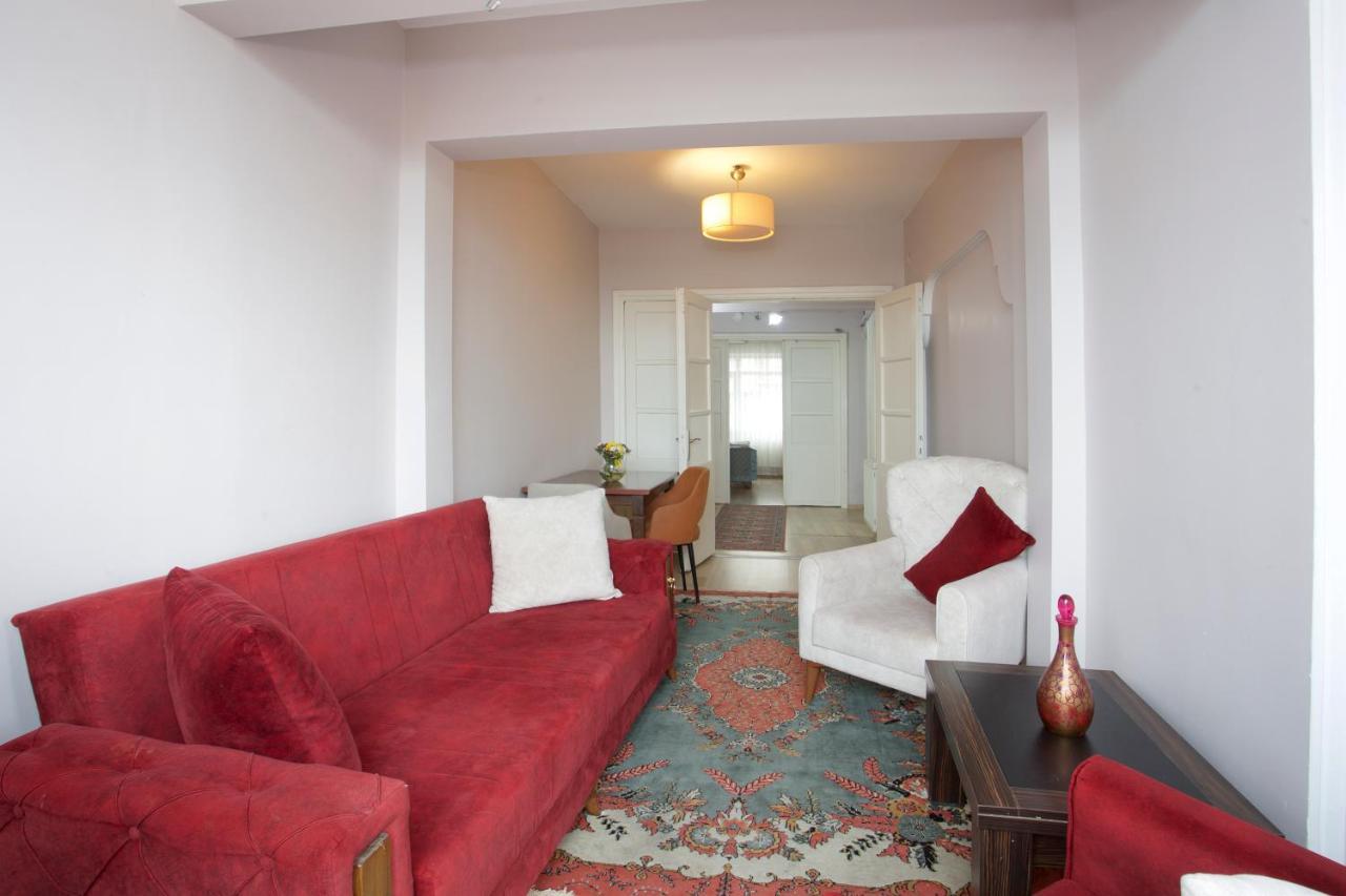 Apartment House 23 *