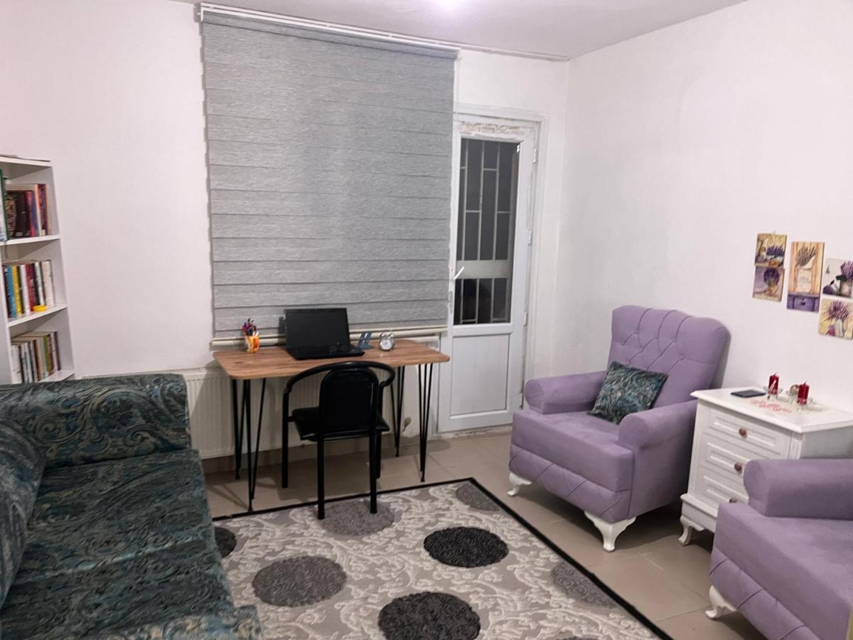For Only Women Single Room, In Uskudar Daire İstanbul