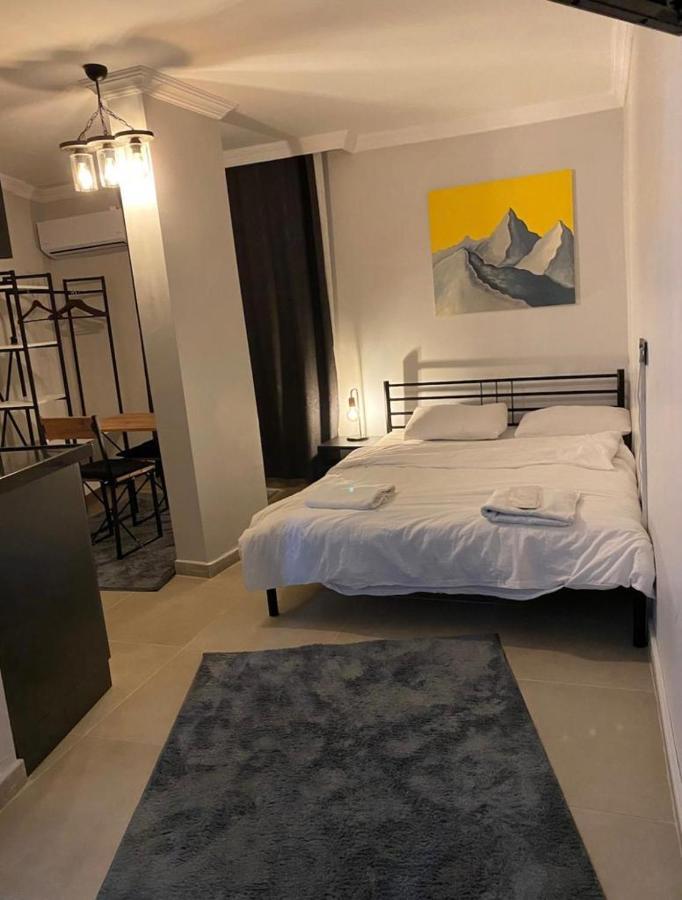 Street Suites Apartment *