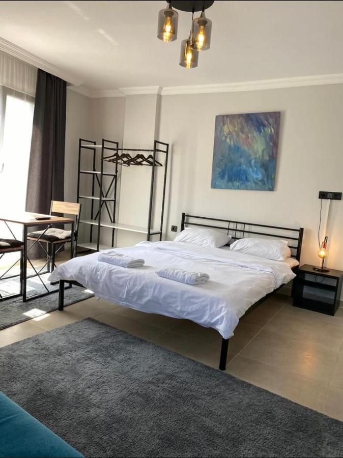 Street Suites Apartment