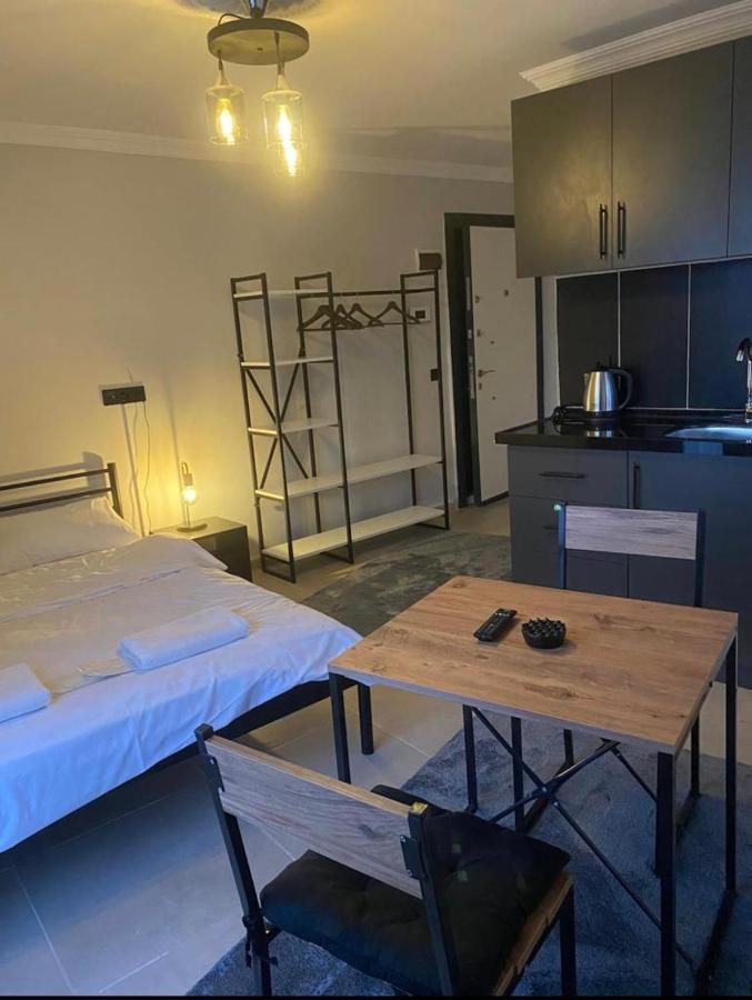 Street Suites Apartment
