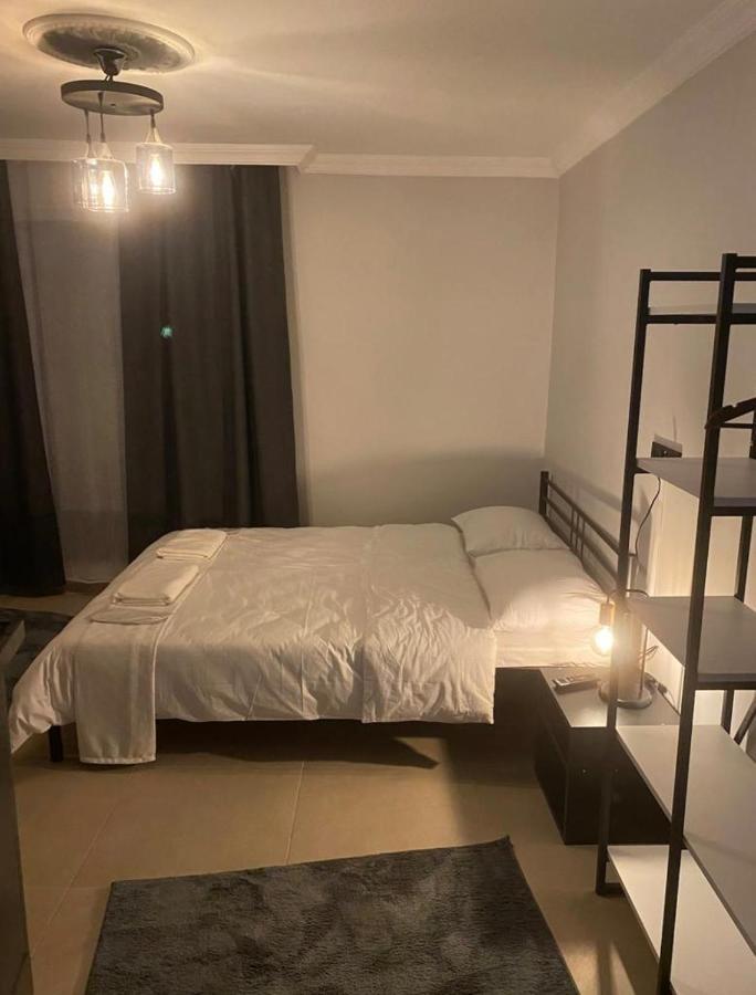 Street Suites Apartment
