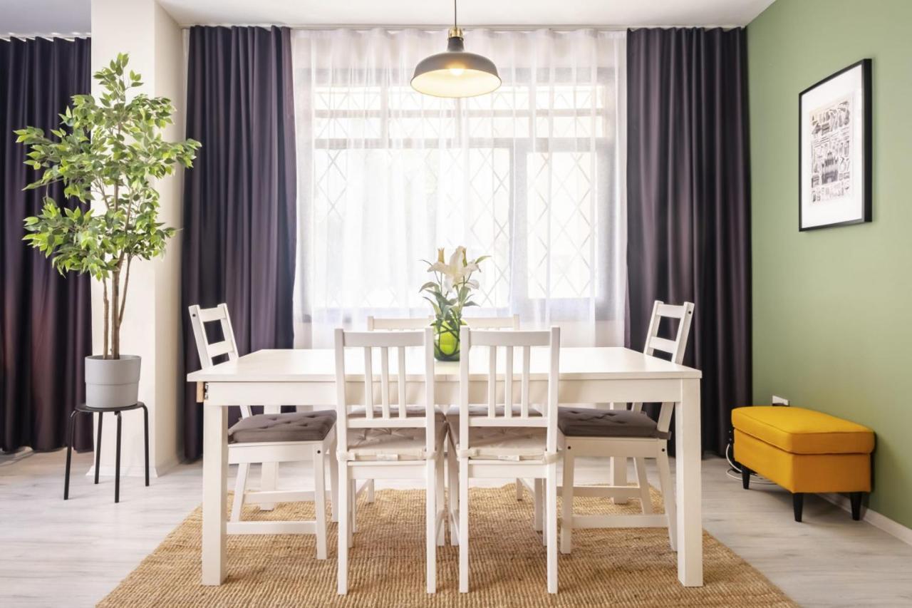 Exquisite Flat Near Bagdat Street Apartment