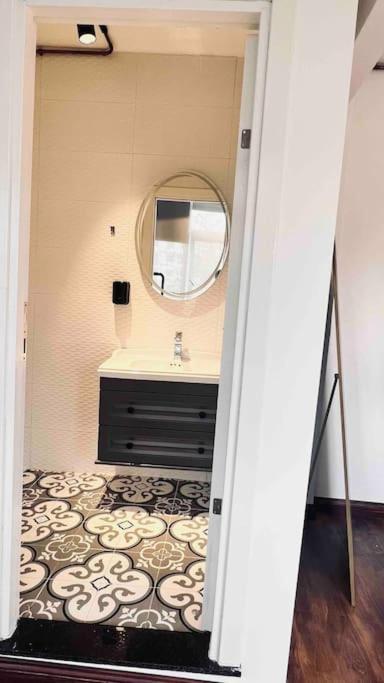 New 4bedroom 3bathroom Elevator Fatih/balcony Ac * Istanbul