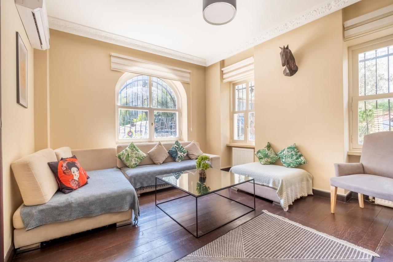 Designer Flat, 3br, 2ba