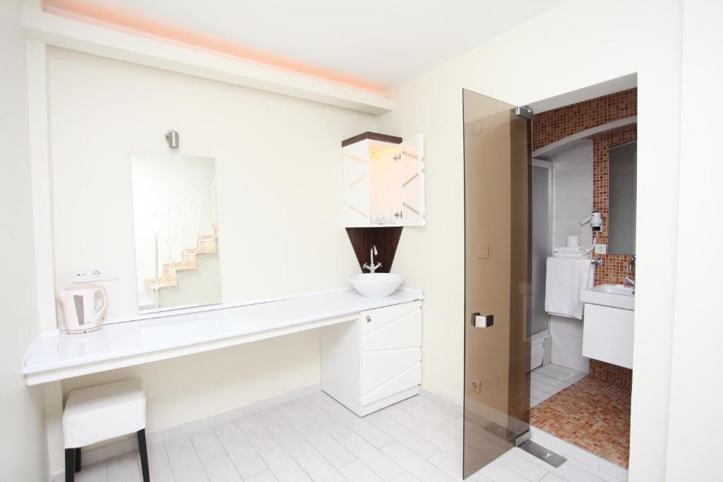 Mio Hotel 3*