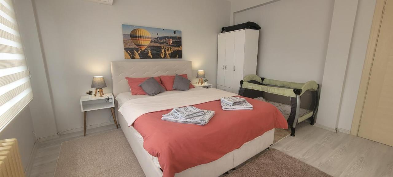 Family Apt For 7 People, 10 Min Walk To Taksim Square Istanbul