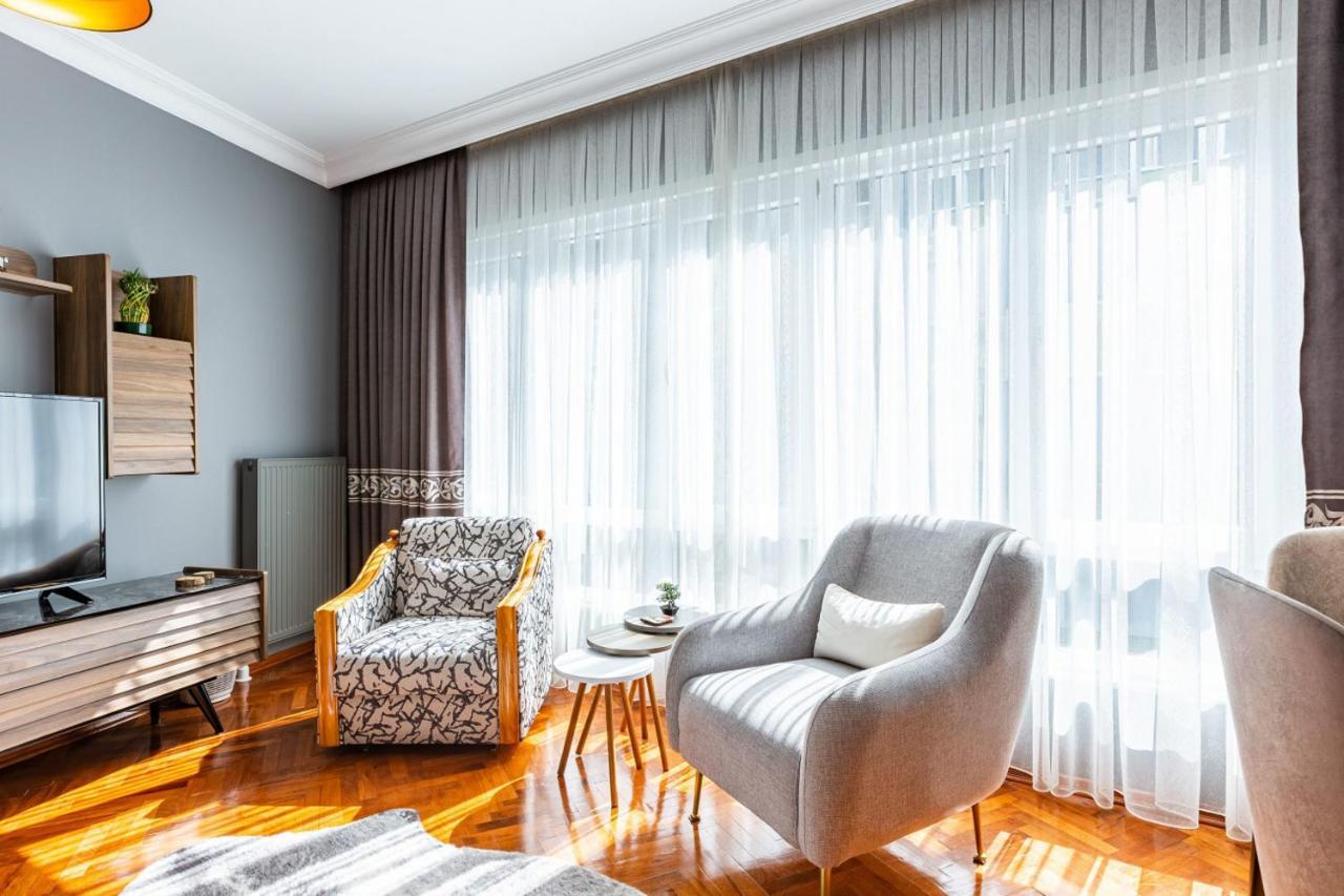 Stylish In Moda Near Popular Attractions With Balcony Apartment