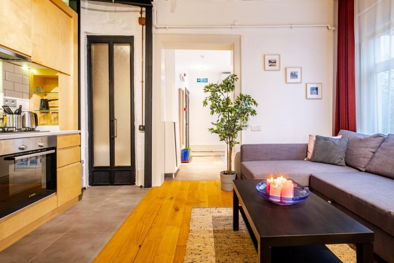 Apartment Charming Flat Close To Touristic Attractions In The Heart Of Beyoglu *
