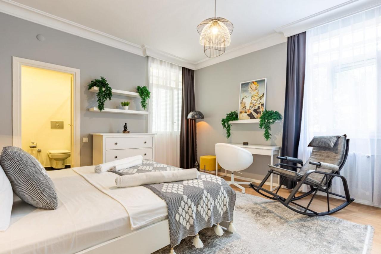 Spacious On Bagdat Street Kadikoy * Istanbul