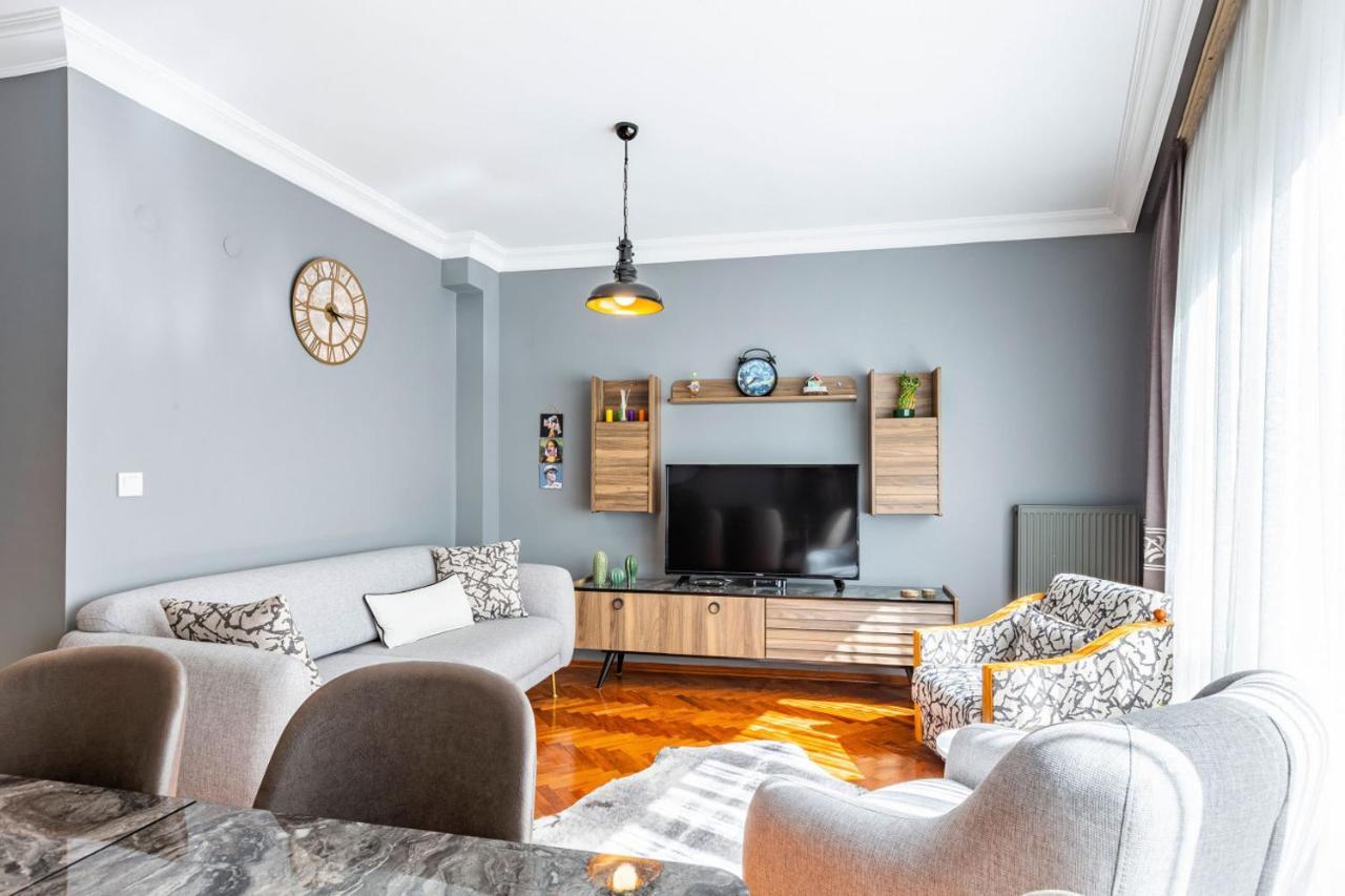 Stylish In Moda Near Popular Attractions With Balcony Apartment