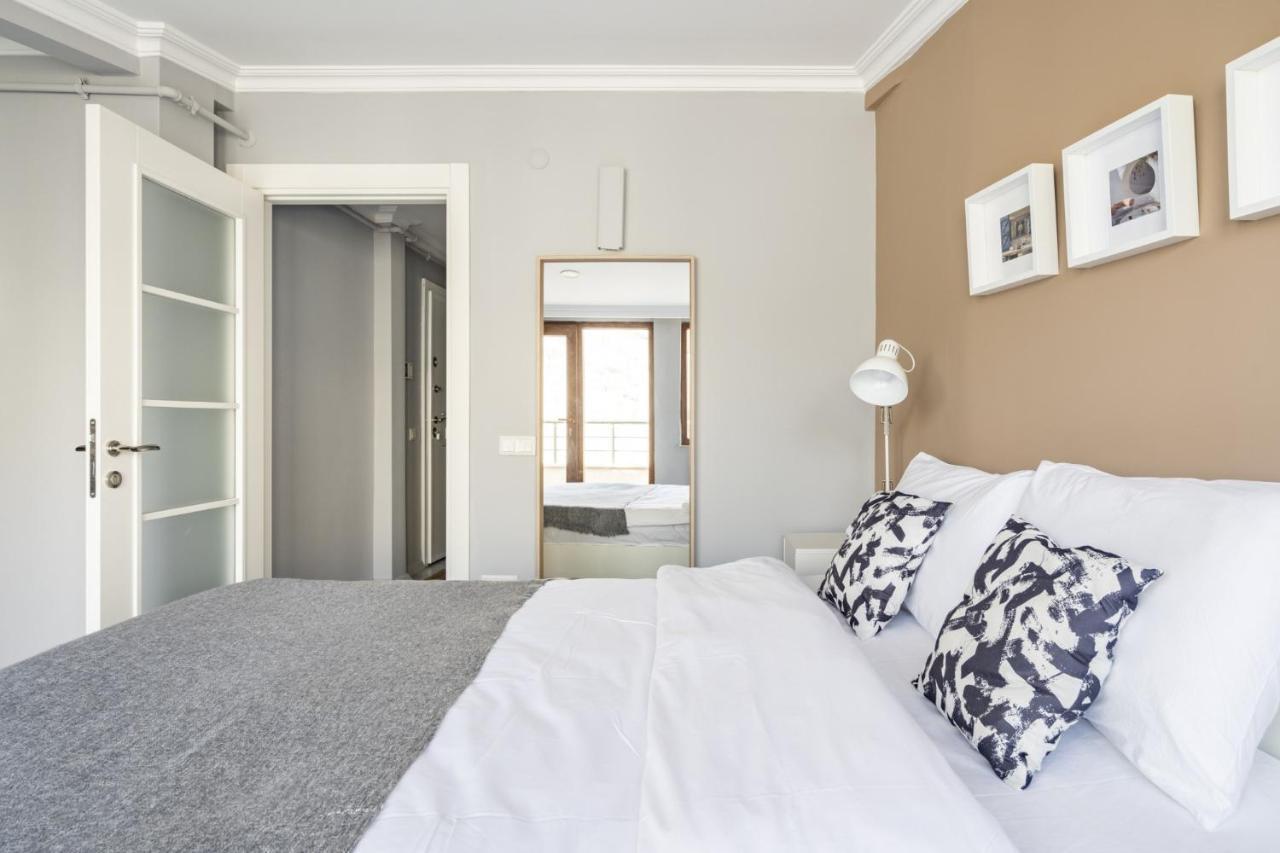 Stylish Duplex With Terrace 650 M To Galata Tower Apartment