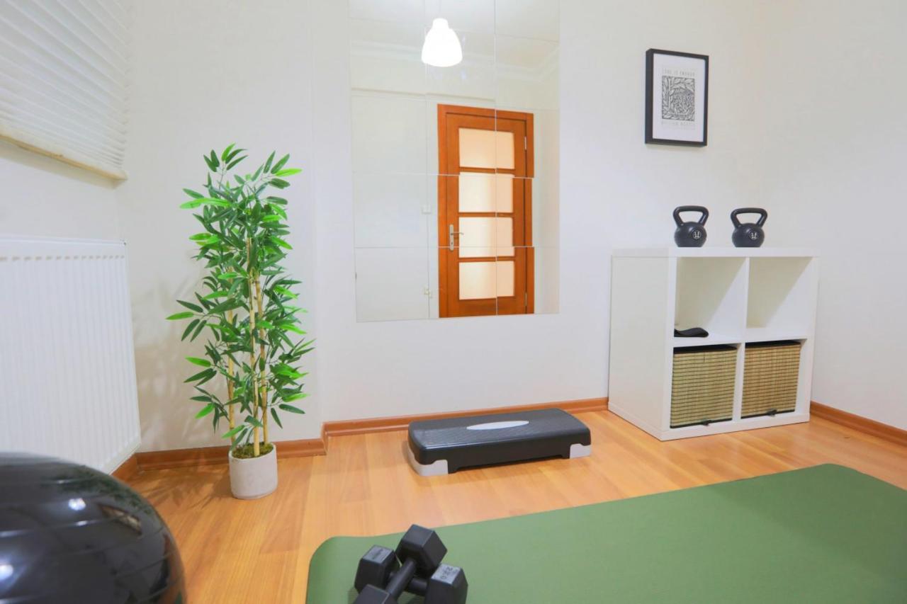 Spacious And Flat In Sisli *
