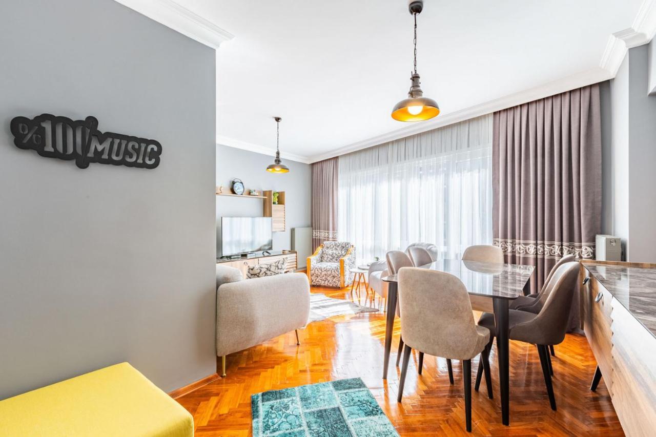 Stylish In Moda Near Popular Attractions With Balcony *