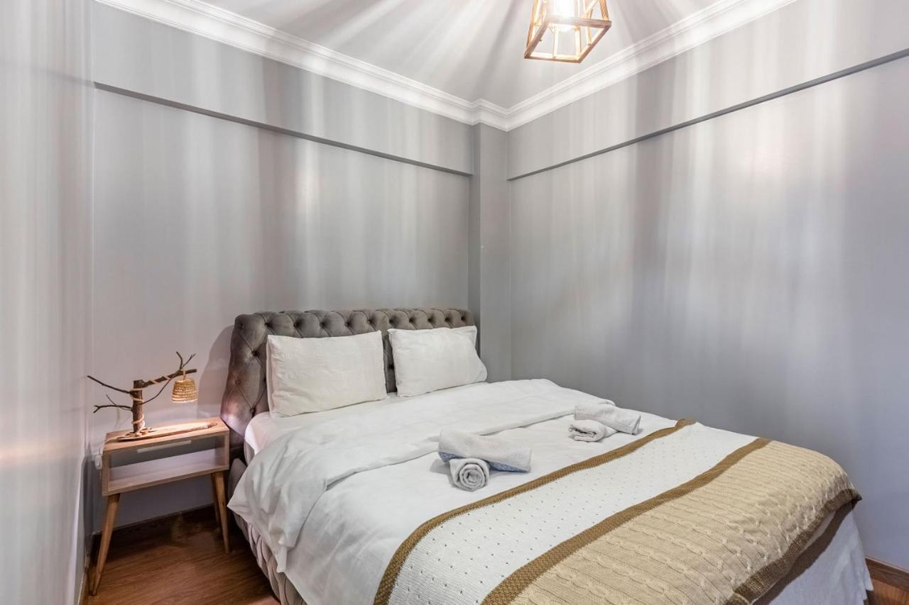 Stylish In Moda Near Popular Attractions With Balcony Istanbul