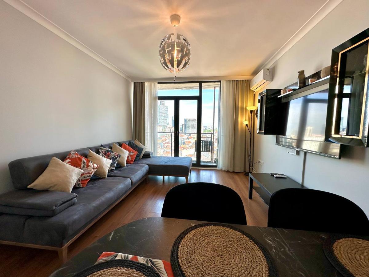 Apartment Sisli Modern Residence, 2 Bedroom Apartments, 250m Metro Station Istanbul