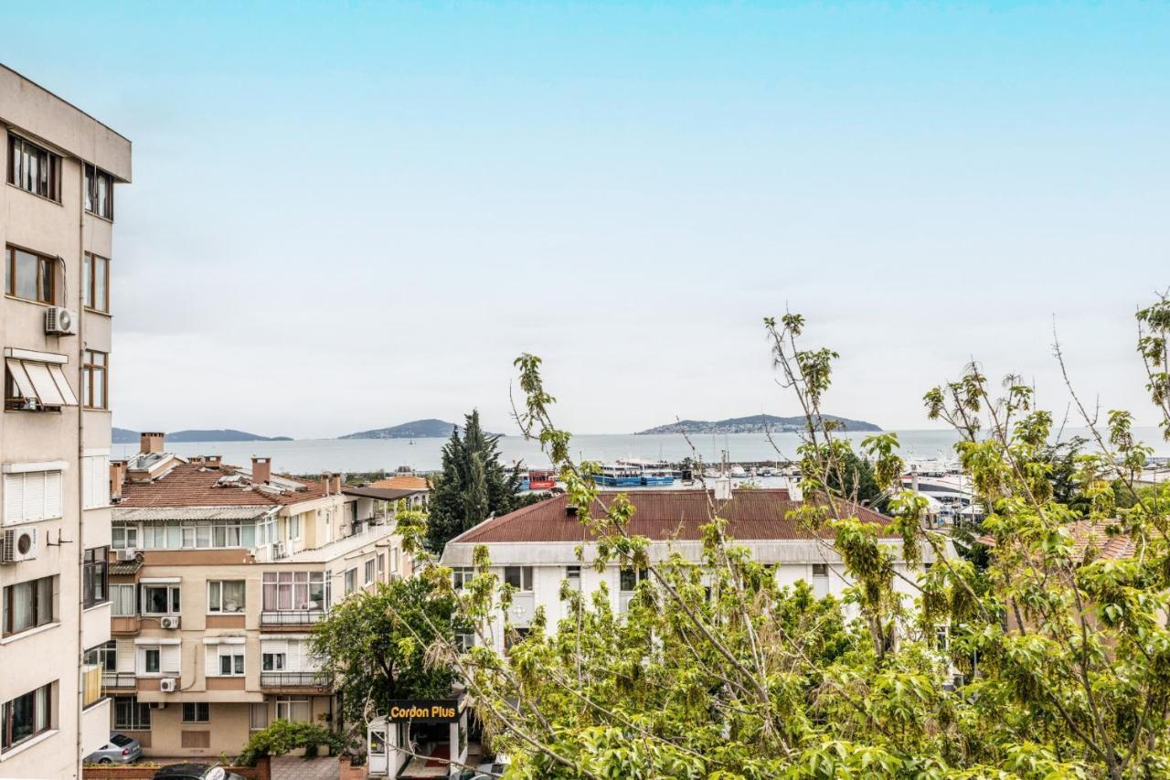 Chic Sea View Flat On Bagdat Avenue In Bostanci Istambul