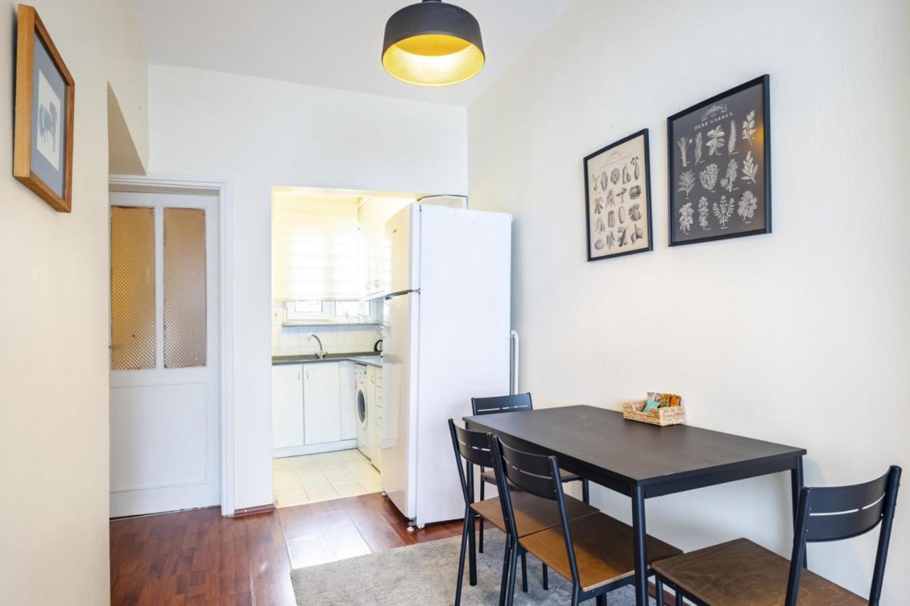 Lovely Flat 6 Min To Taksim Square In Cihangir Apartment