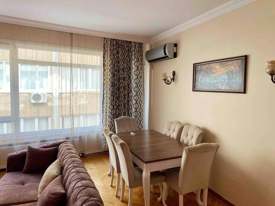 3+1 Sisli Square Central House *