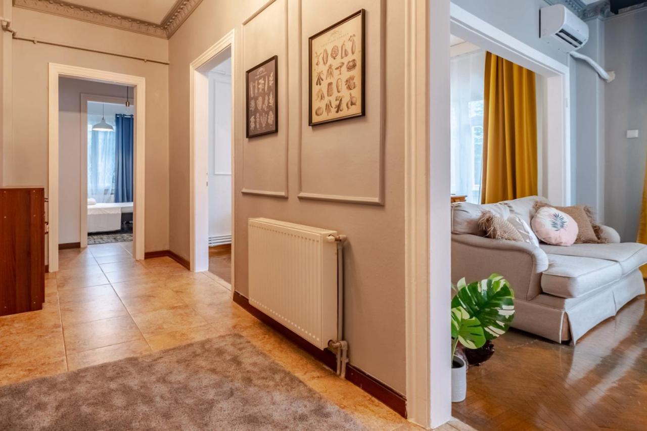 With Balcony Close To Taksim In Cihangir