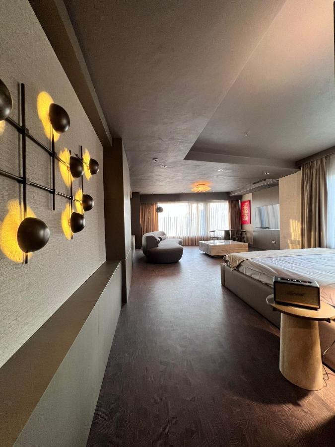 Root Karakoey Hotel