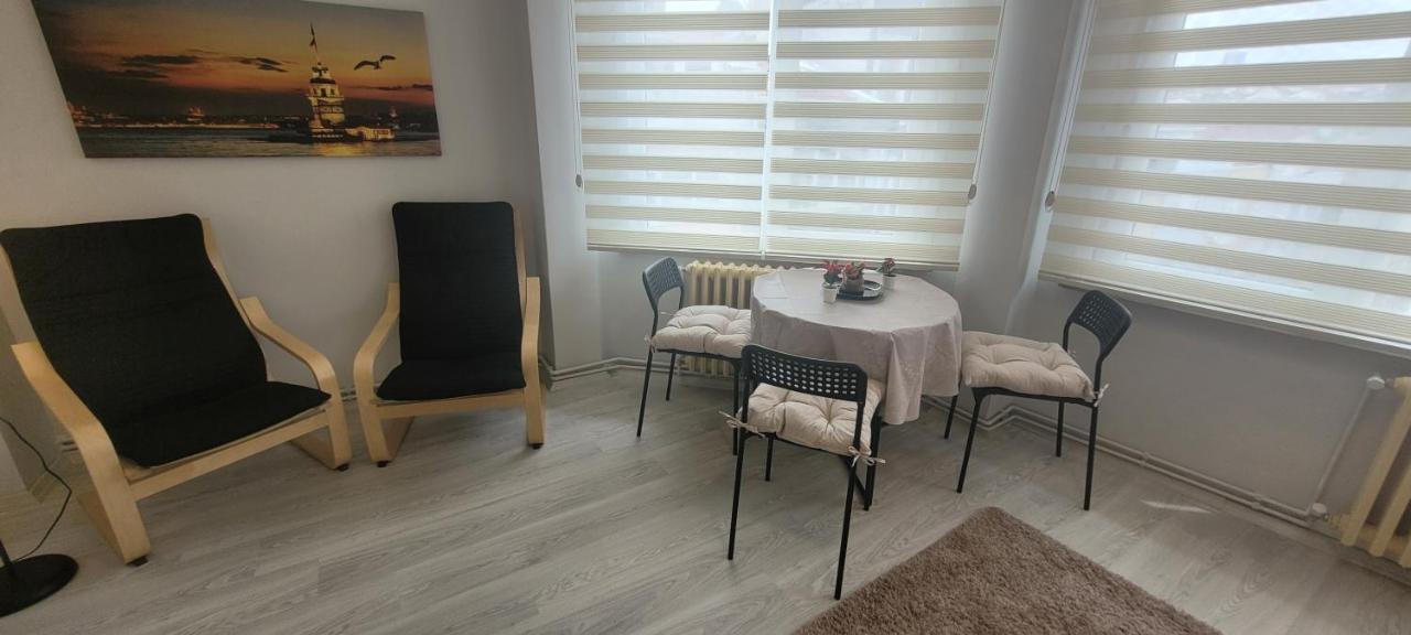 Family Apt For 7 People, 10 Min Walk To Taksim Square * Istanbul