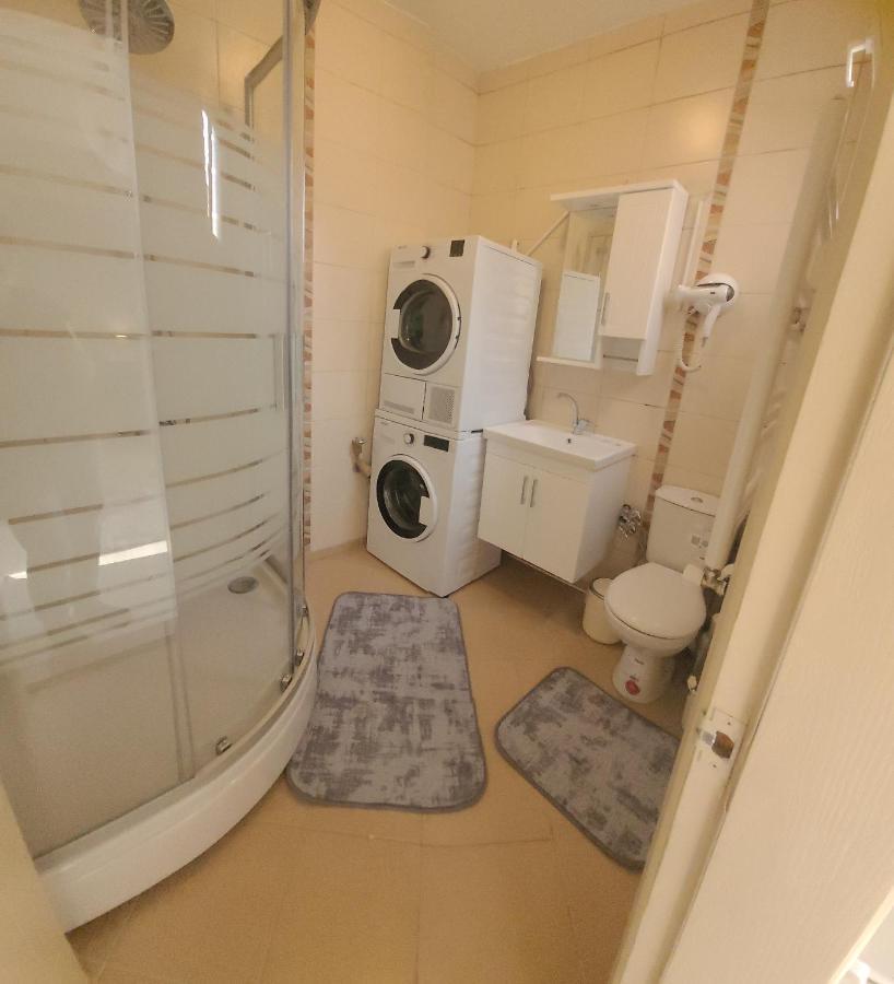 Apartment Family Apt For 7 People, 10 Min Walk To Taksim Square Istanbul
