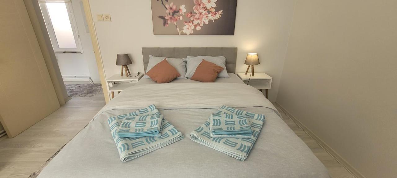 Apartment Family Apt For 7 People, 10 Min Walk To Taksim Square *