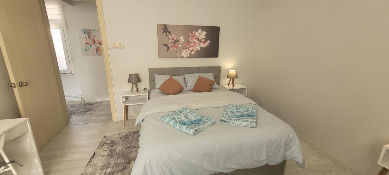 Family Apt For 7 People, 10 Min Walk To Taksim Square Istanbul