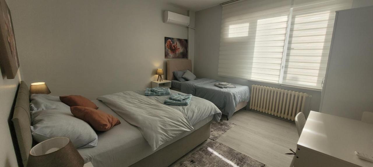 Family Apt For 7 People, 10 Min Walk To Taksim Square Apartment Istanbul