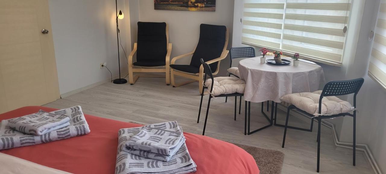 Family Apt For 7 People, 10 Min Walk To Taksim Square Apartment *
