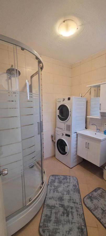 Family Apt For 7 People, 10 Min Walk To Taksim Square * Istanbul