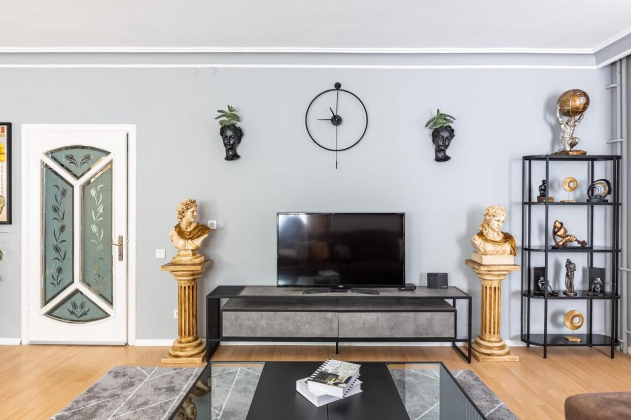Spacious On Bagdat Street Kadikoy Istanbul