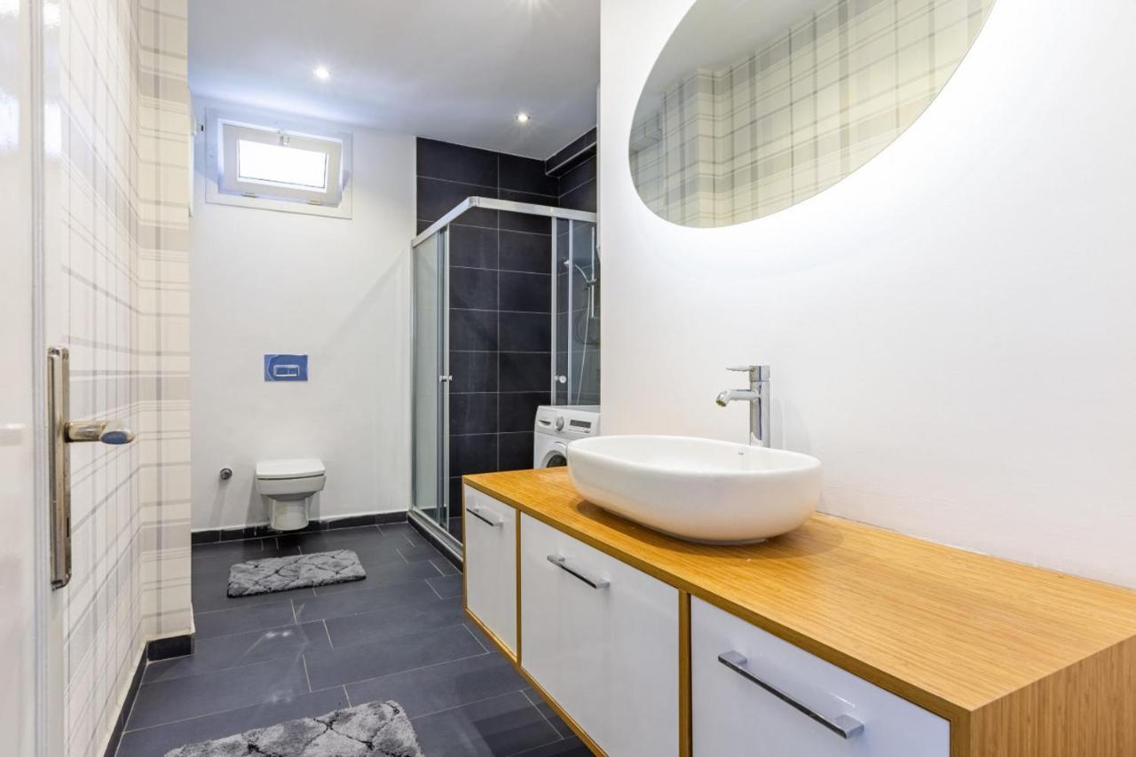 Spacious On Bagdat Street Kadikoy