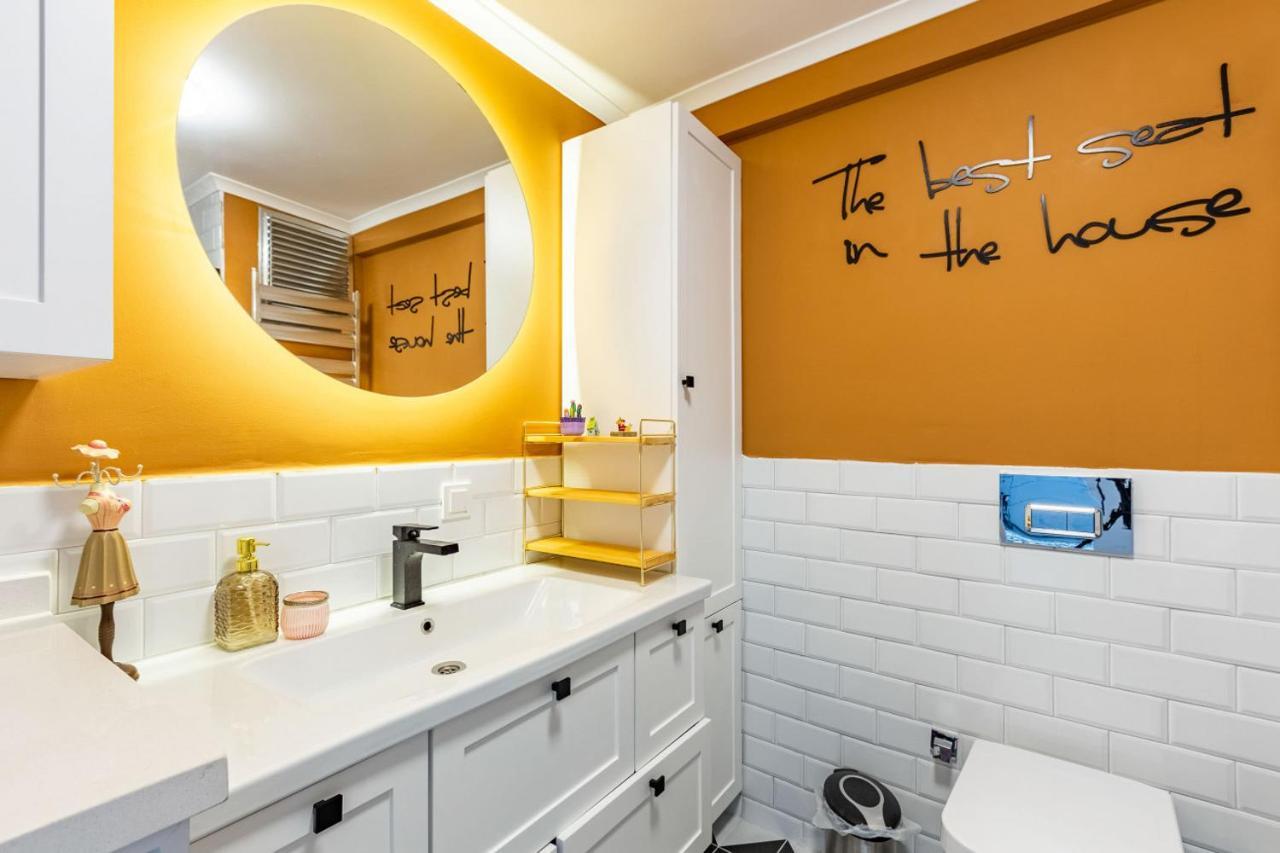 Stylish In Moda Near Popular Attractions With Balcony Apartment