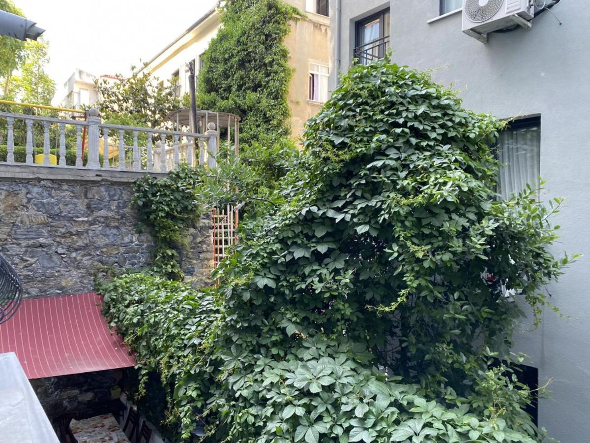 Apartment With Balcony Close To Taksim In Cihangir