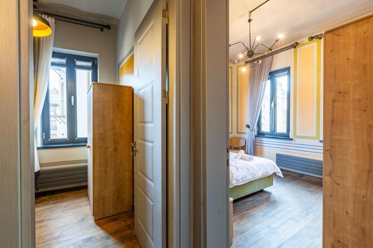Historical Flat With Hammam Near Taksim Daire