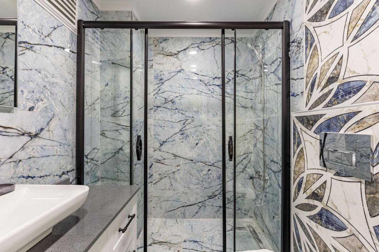 Modern And Well Designed Near Public Transportation In Maltepe *