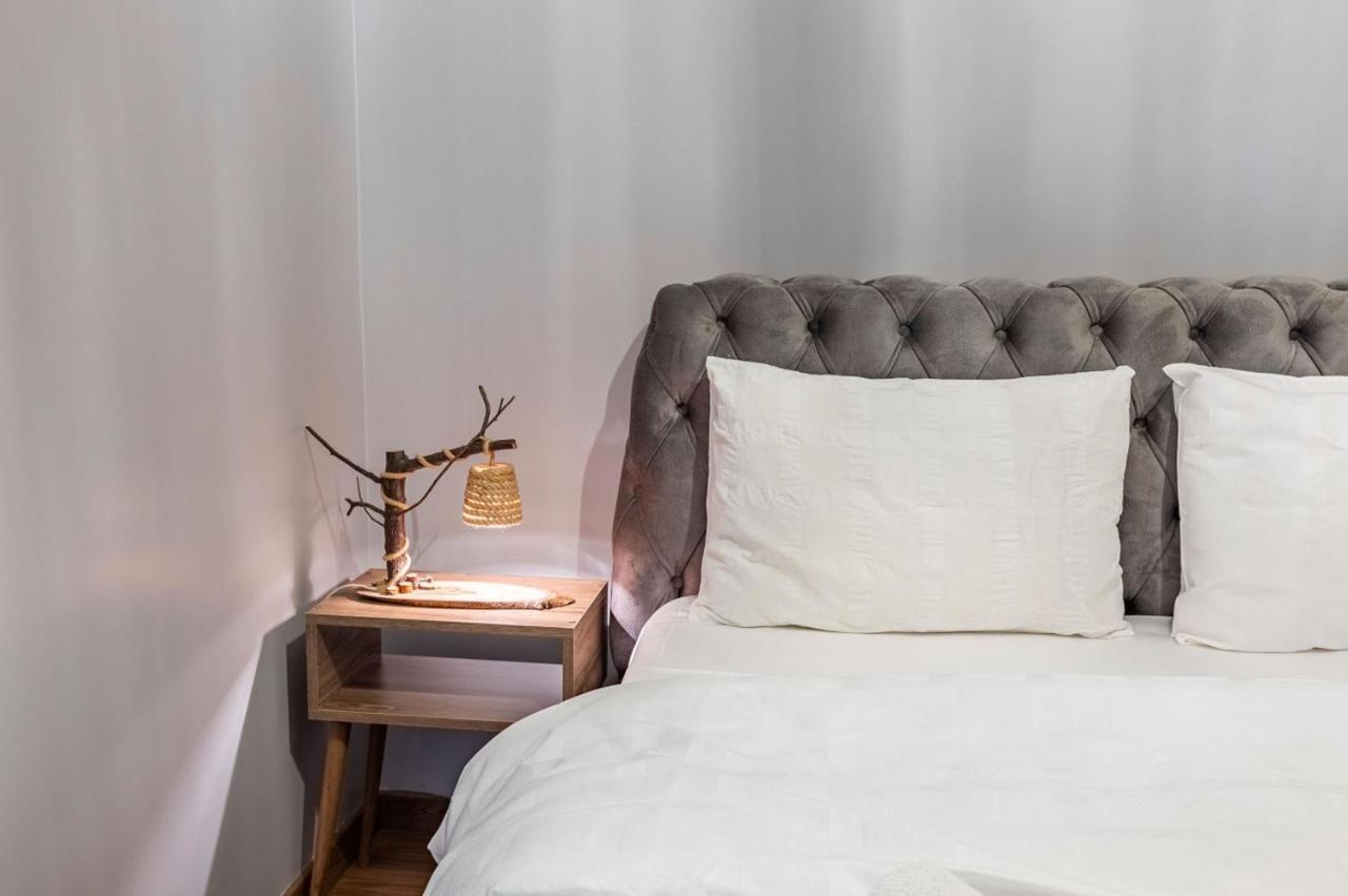 Stylish In Moda Near Popular Attractions With Balcony