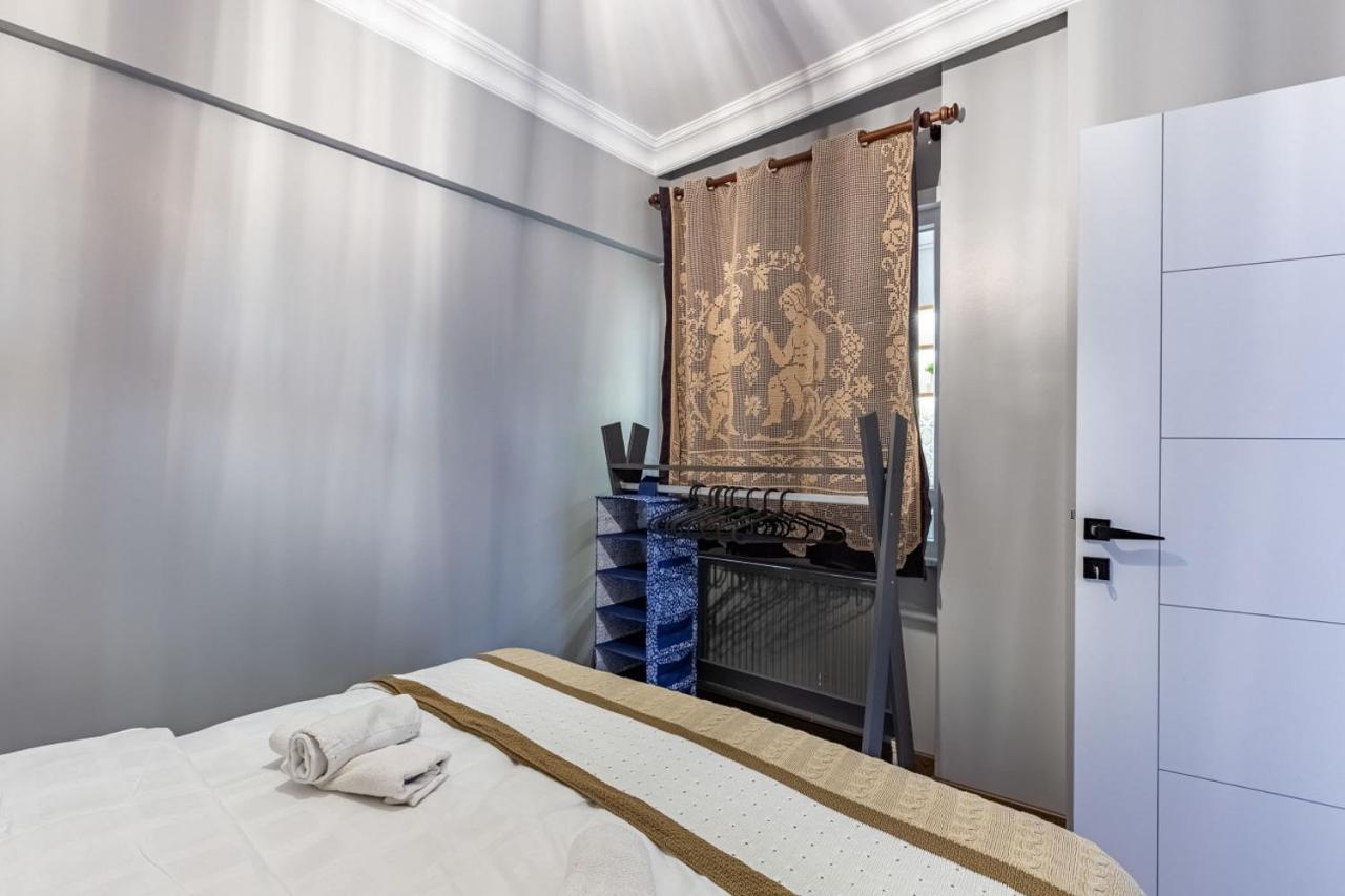 Stylish In Moda Near Popular Attractions With Balcony