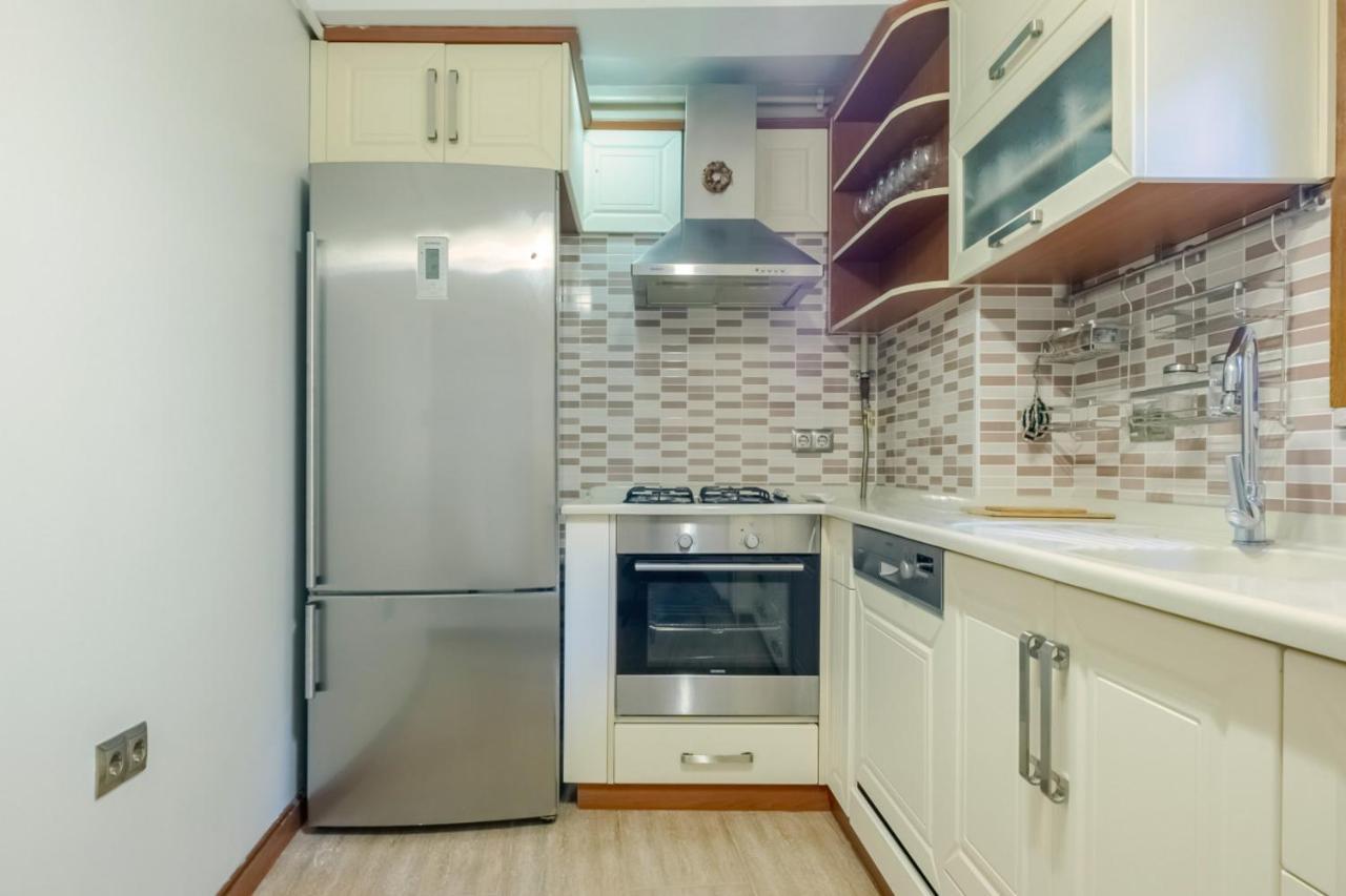 With Balcony Close To Taksim In Cihangir Apartment Istanbul