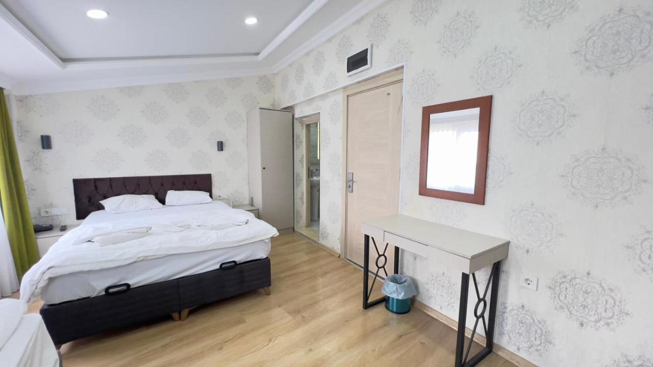 Hotel The Lola