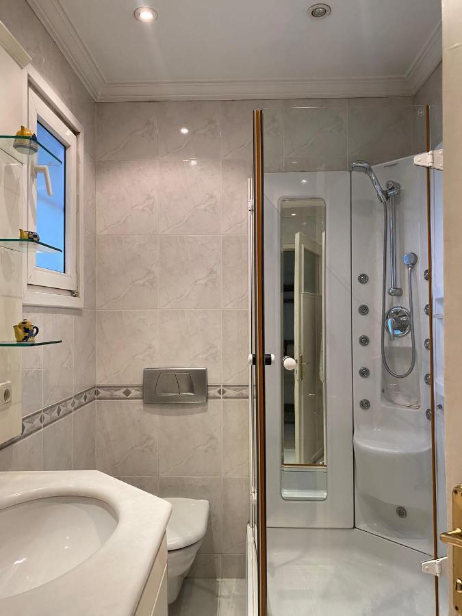Apartment Stunning Sea View And Location, 2br *
