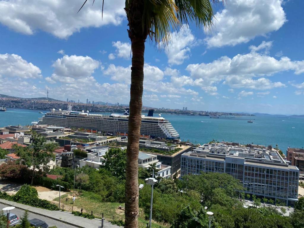 Apartment Stunning Sea View And Location, 2br
